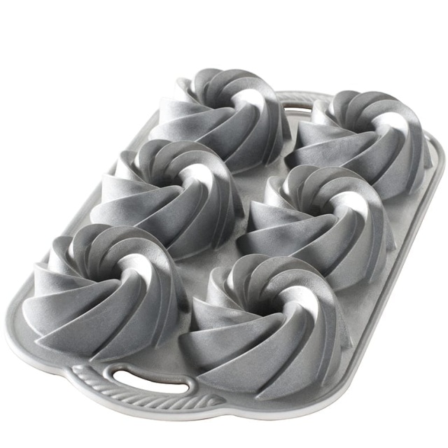 Kakkuvuoka Heritage Bundtlette Cakes - Nordic Ware